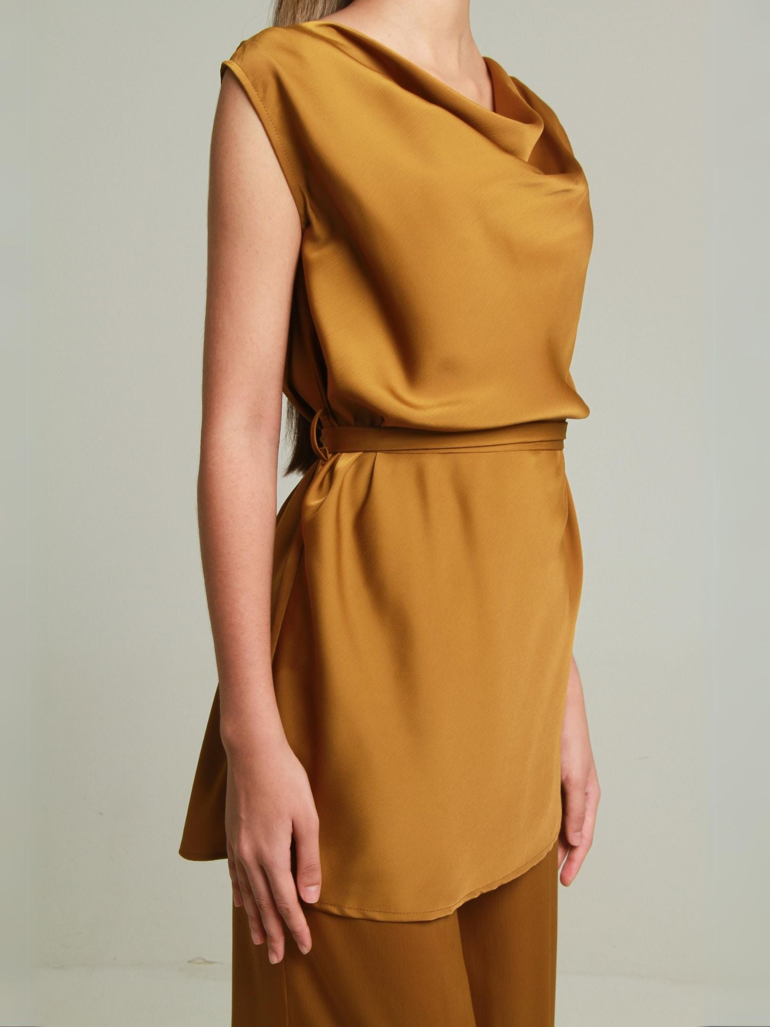 Laria Sleeveless Top
