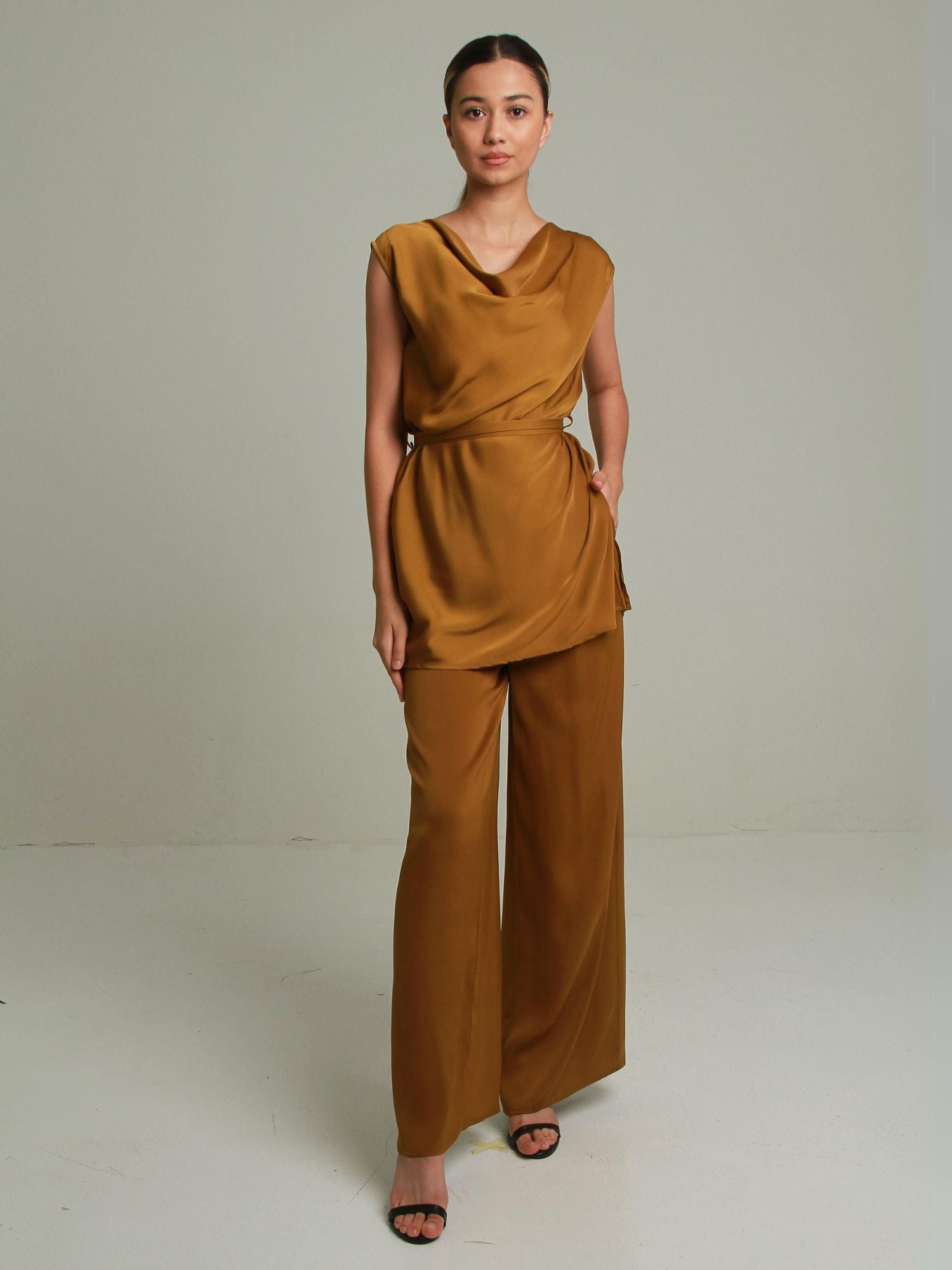 Laria Sleeveless Top