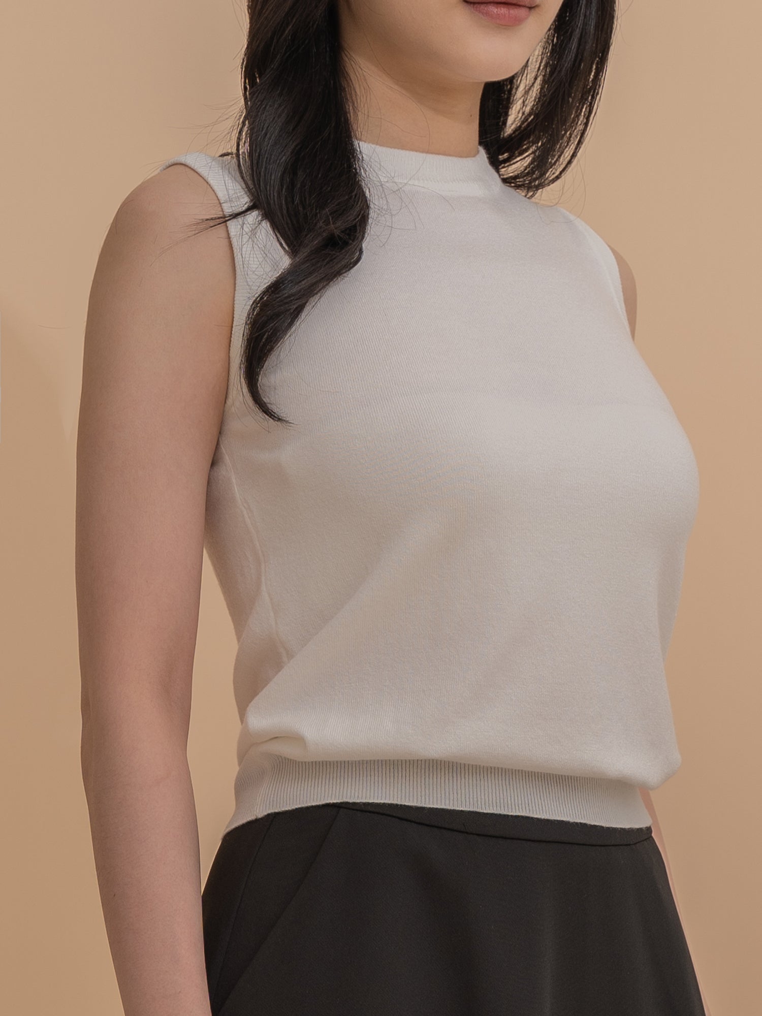Basic Sleeveless Knit Top