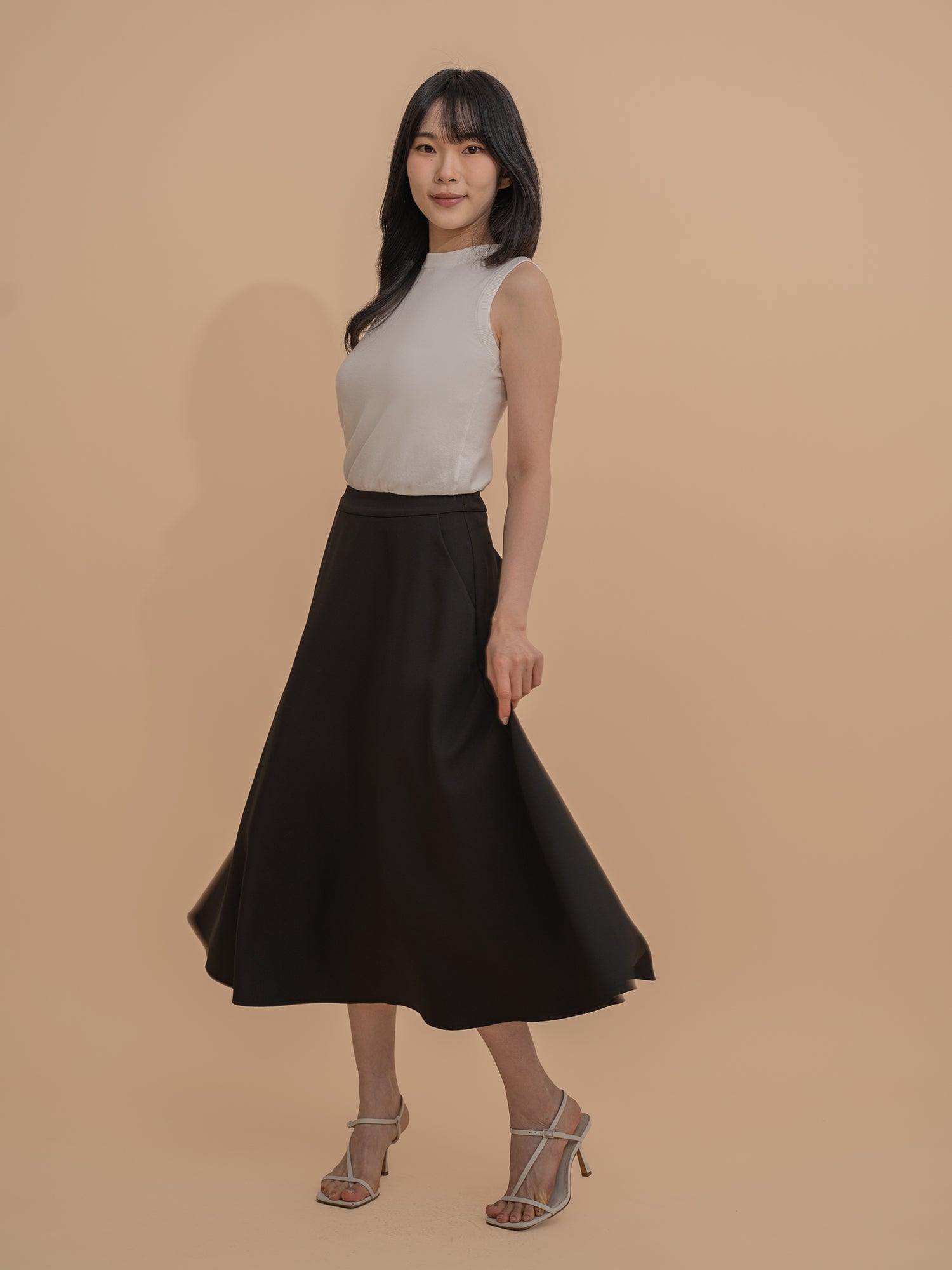 Basic Sleeveless Knit Top