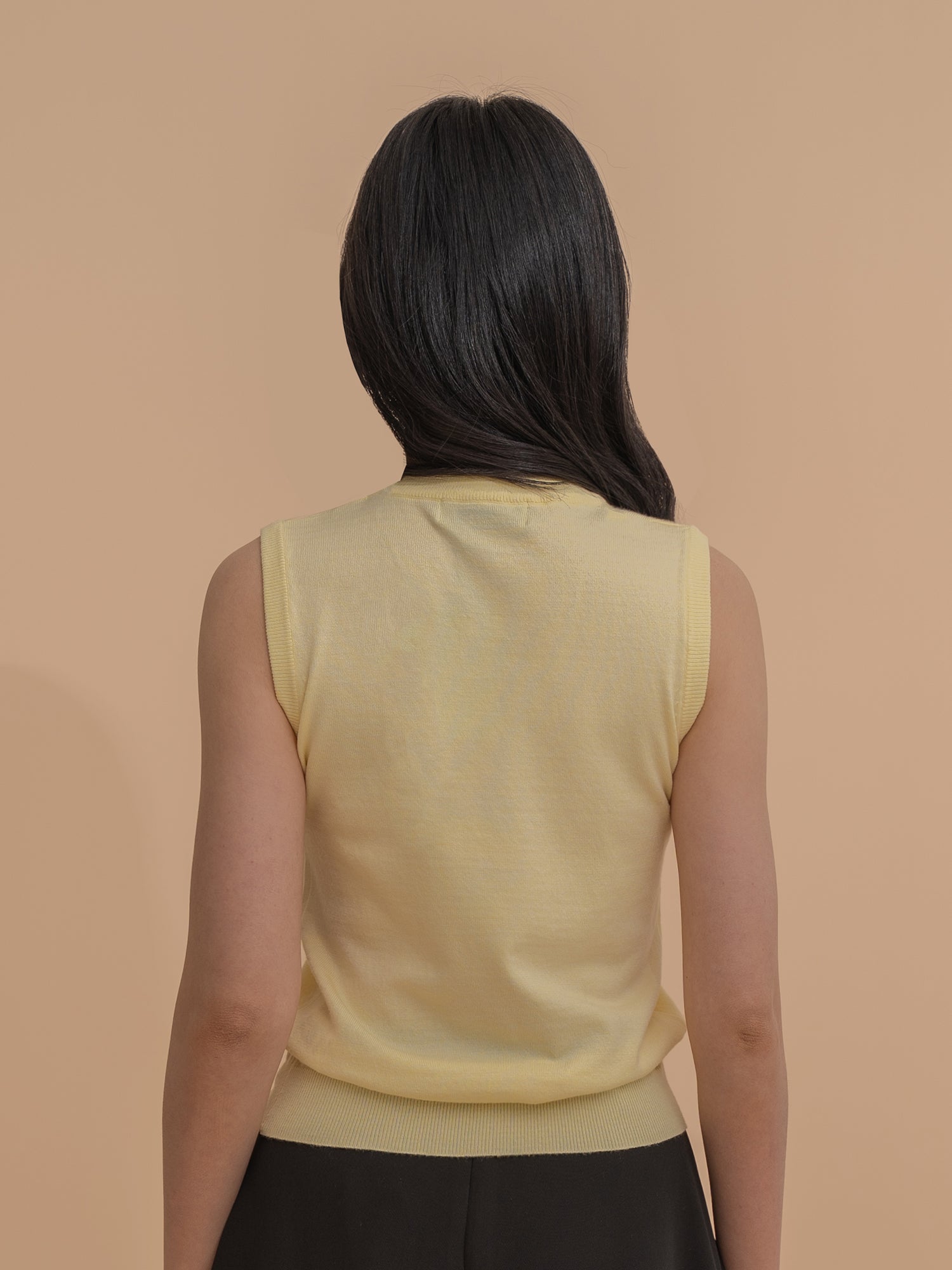 Basic Sleeveless Knit Top