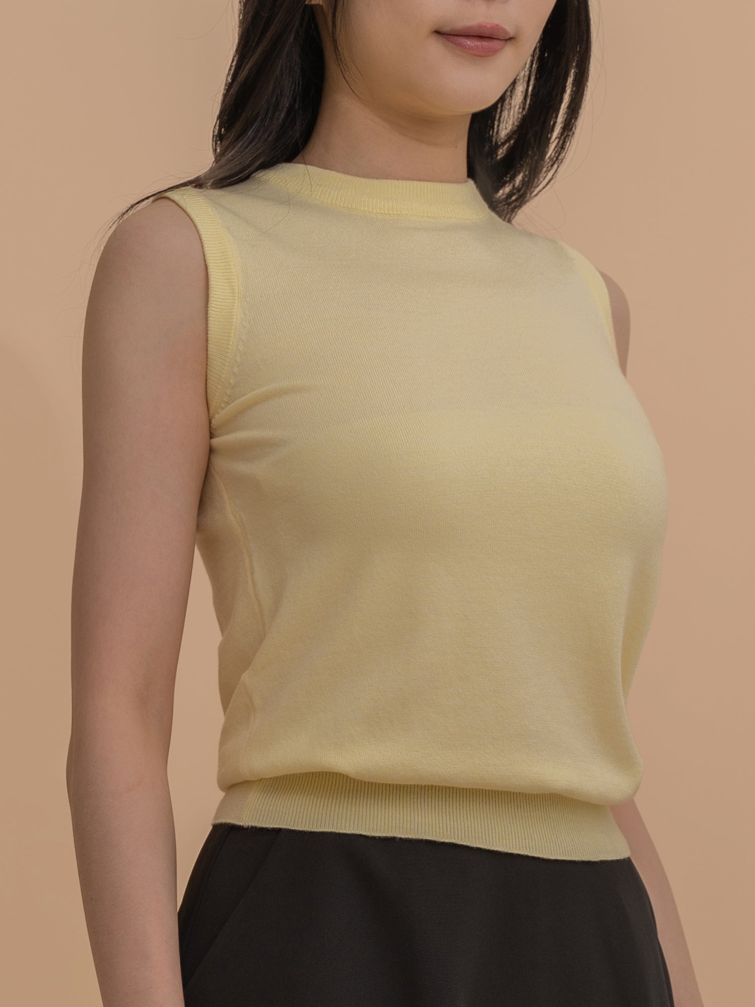 Basic Sleeveless Knit Top