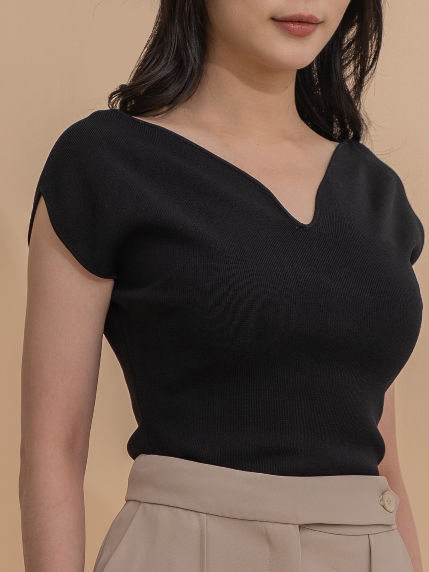 Heart-shape Collar Fitted Knit Top