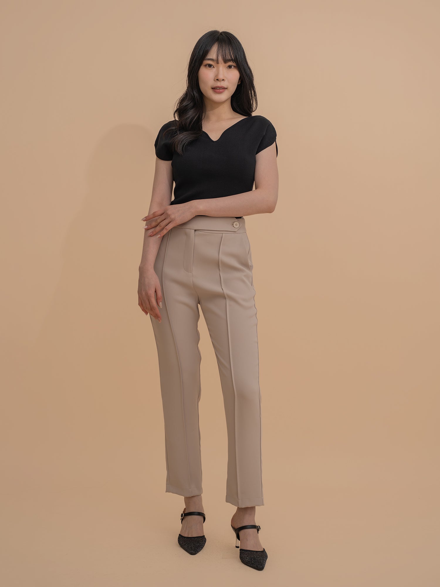 Heart-shape Collar Fitted Knit Top