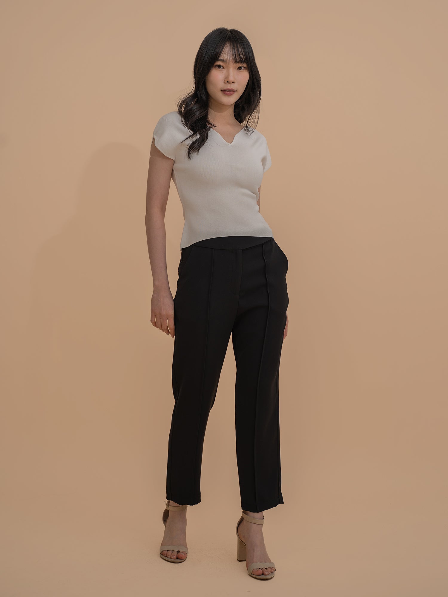 Heart-shape Collar Fitted Knit Top