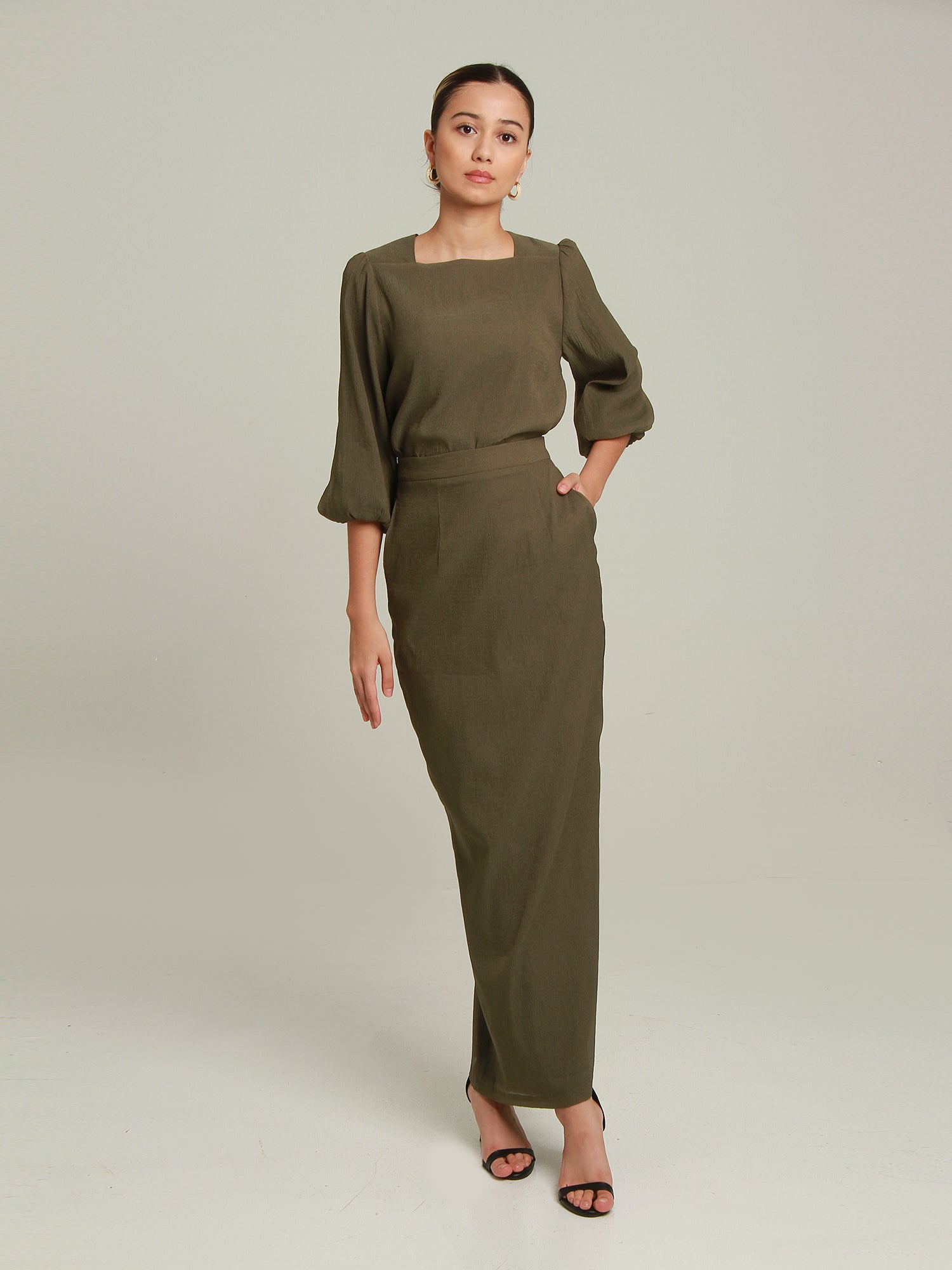 Zaida Modern Kurung Set