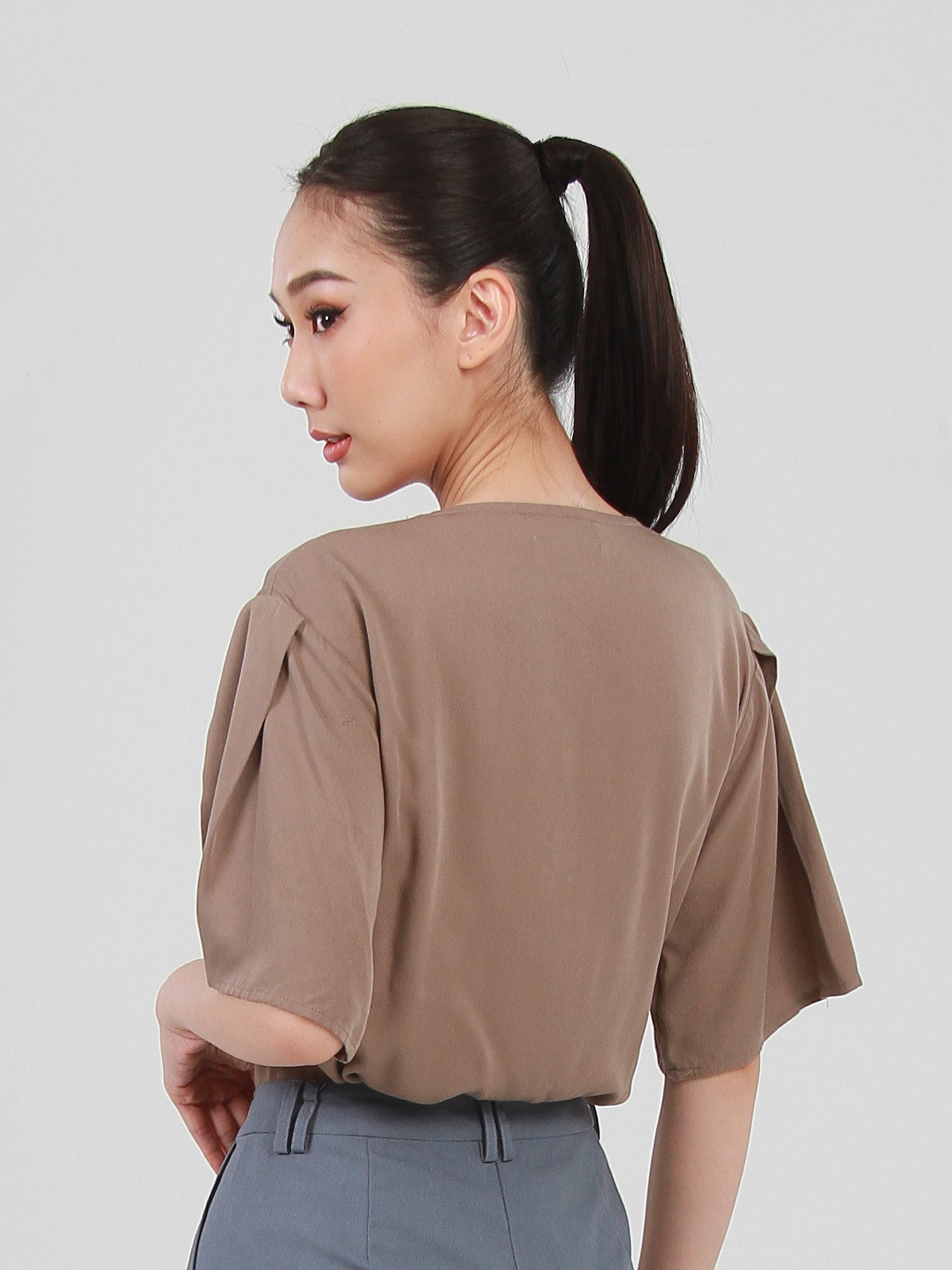 Lucy Viscose Pleated Sleeves Top