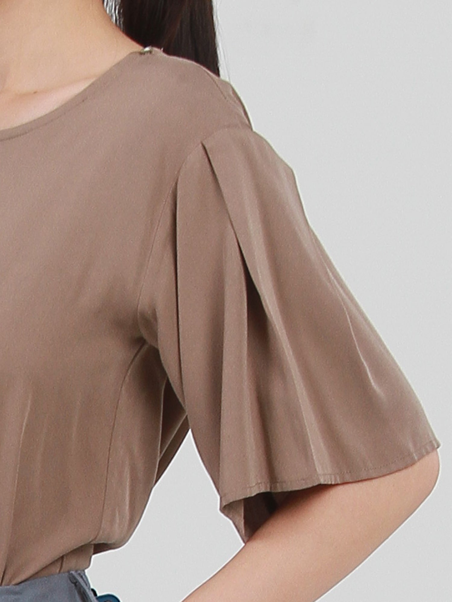 Lucy Viscose Pleated Sleeves Top