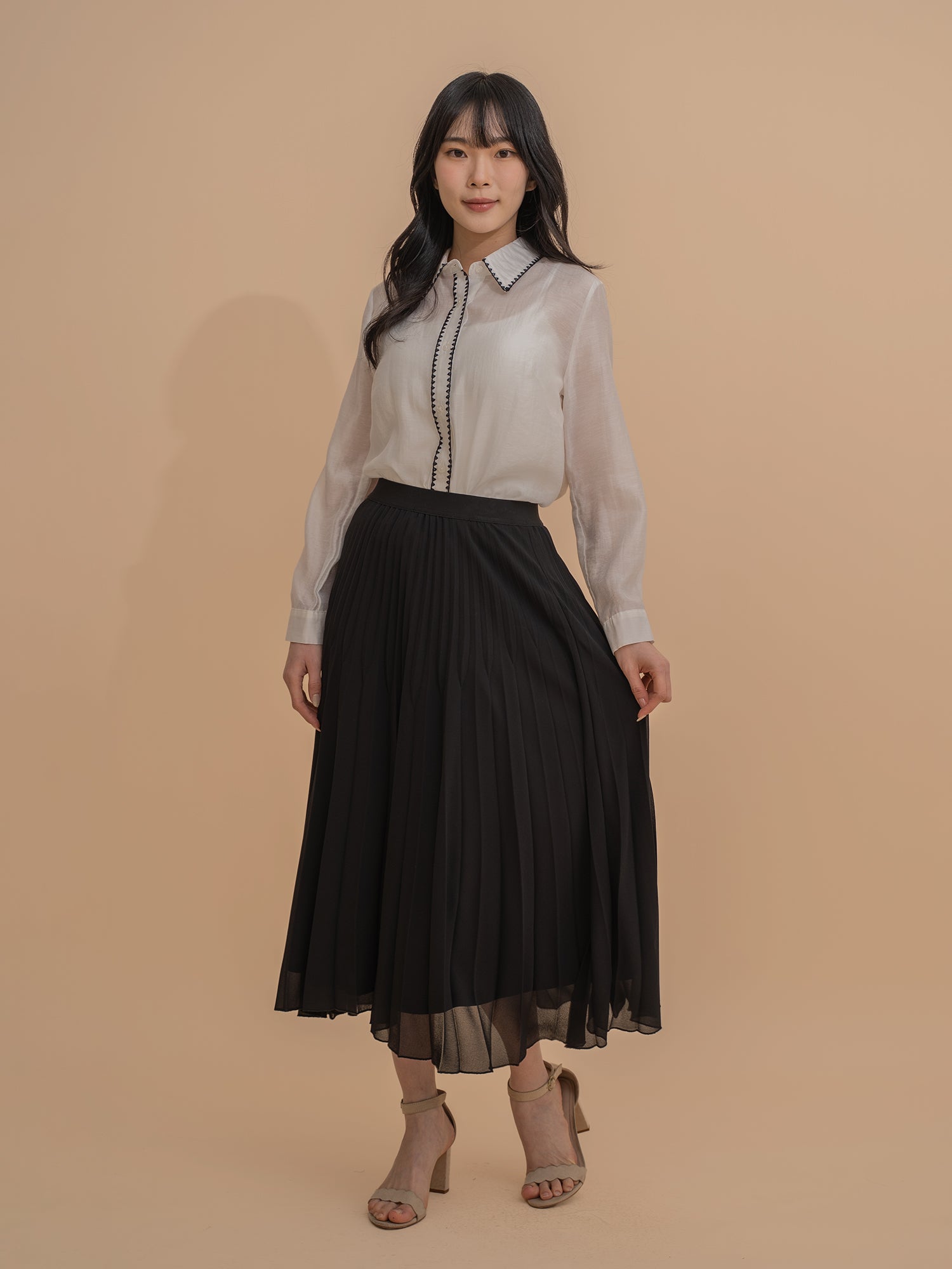 Piping Embroidery Collar Shirt