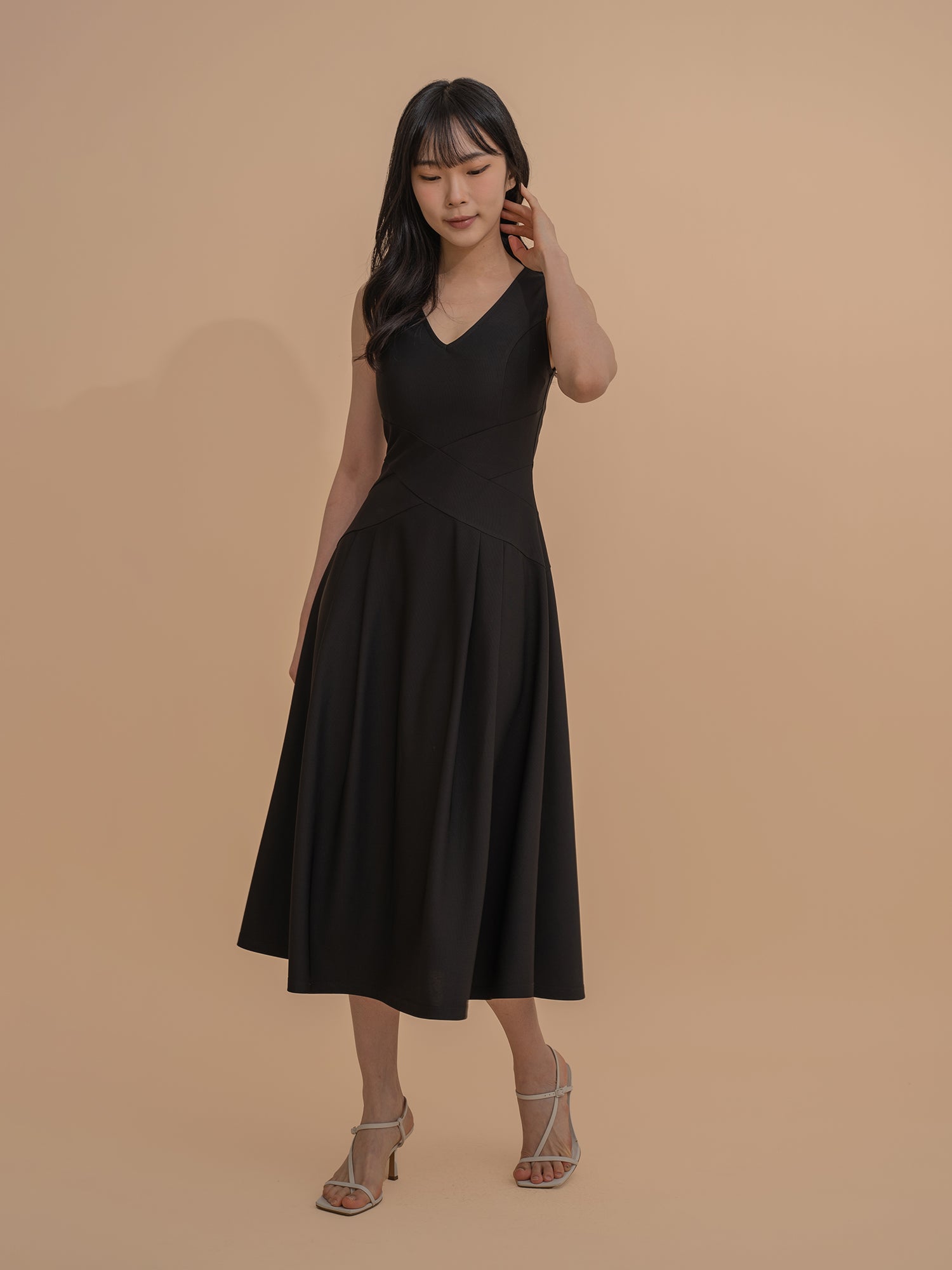 Sleeveless Fit-and-Flare Midi Dress – RAEA