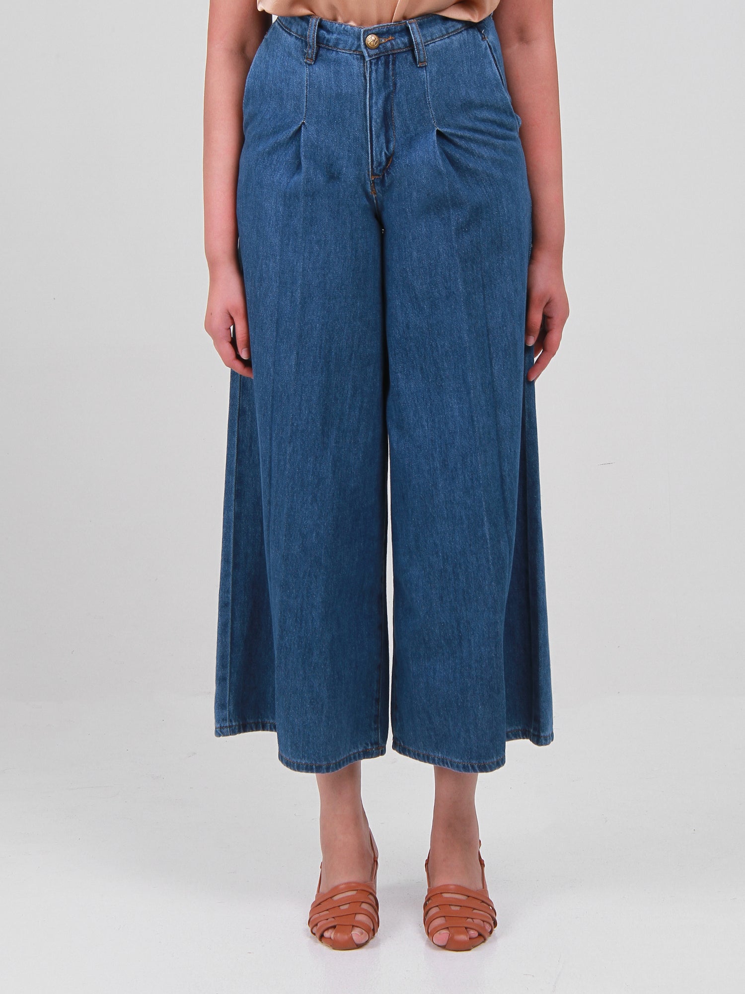 Noah Wide Leg Jeans